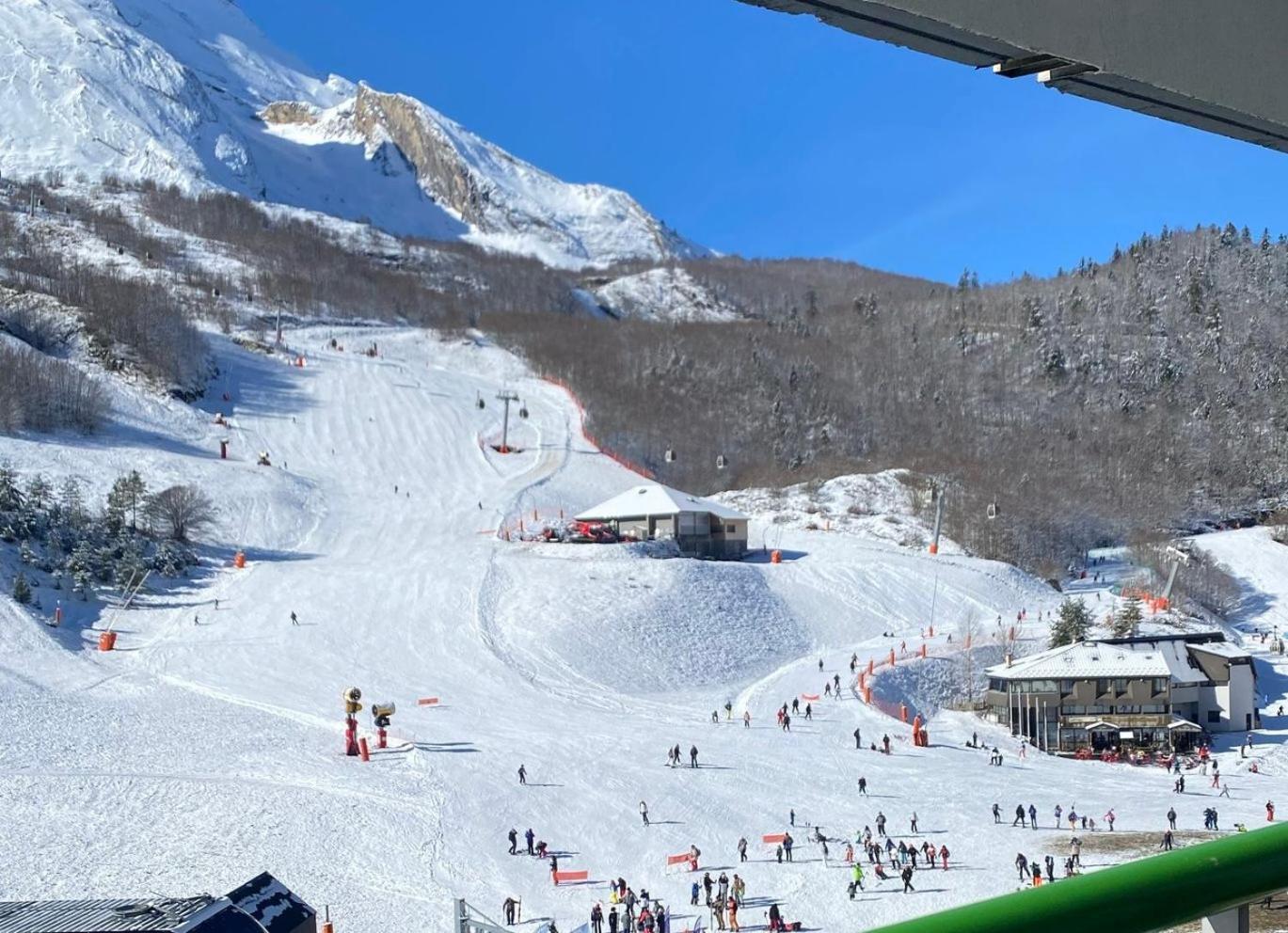 Le Skidoux 2*, Au Pied Des Pistes, Vue Montagne Gourette